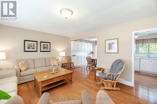 9 Pioneer Drive, Mississauga, ON - Indoor Photo Showing Living Room