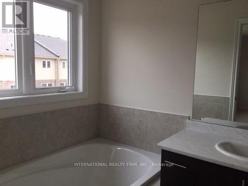 97 Bethune Avenue, Hamilton, ON - Indoor Photo Showing Bathroom