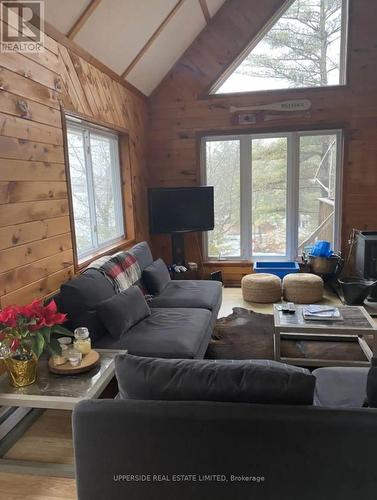 1040 Oak Road, Gravenhurst, ON - Indoor Photo Showing Living Room With Fireplace