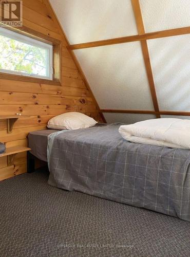 1040 Oak Road, Gravenhurst, ON - Indoor Photo Showing Bedroom