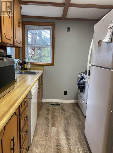 1040 Oak Road, Gravenhurst, ON - Indoor Photo Showing Kitchen