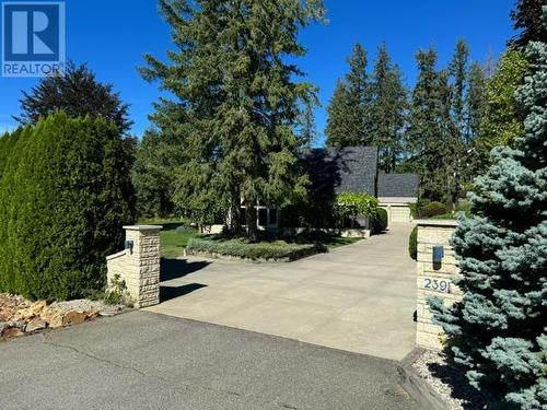 2391 26 Avenue Ne, Salmon Arm, BC - Outdoor