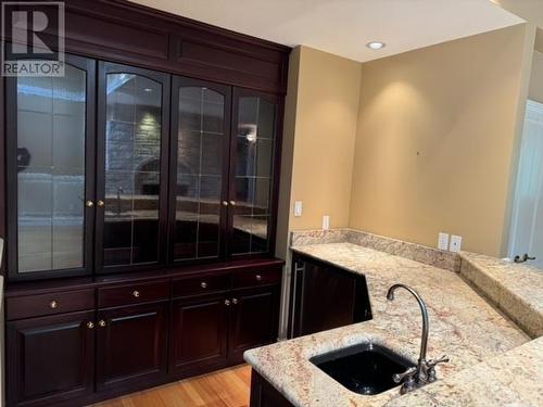 2391 26 Avenue Ne, Salmon Arm, BC - Indoor Photo Showing Kitchen