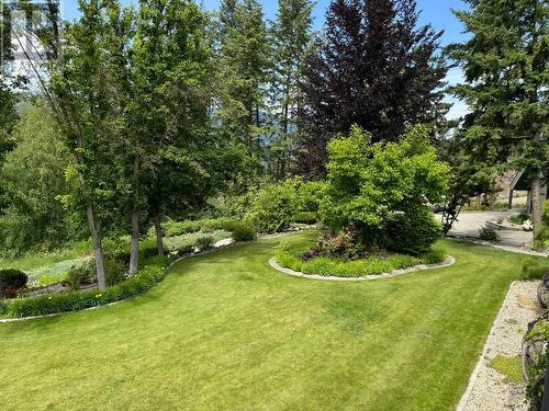 2391 26 Avenue Ne, Salmon Arm, BC - Outdoor