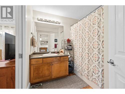 813 Birch Avenue, Kelowna, BC - Indoor Photo Showing Bathroom