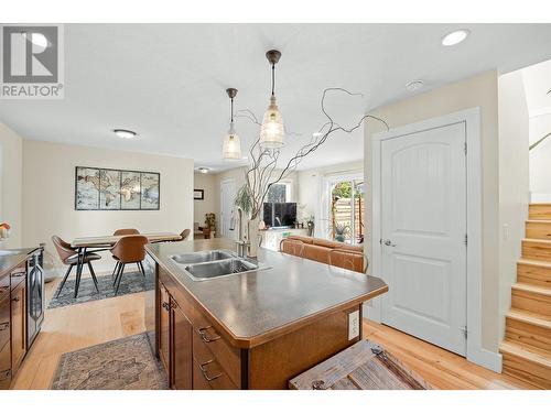 813 Birch Avenue, Kelowna, BC - Indoor Photo Showing Kitchen With Double Sink