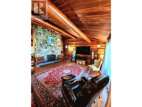 1006 Birch Avenue, Sicamous, BC - Indoor