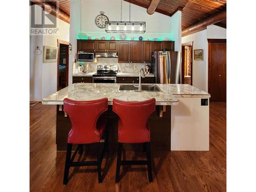 1006 Birch Avenue, Sicamous, BC - Indoor Photo Showing Kitchen