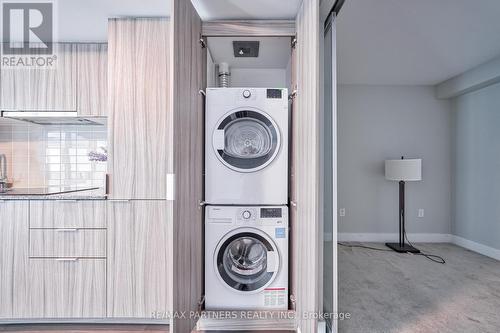 427 - 955 Bay Street, Toronto, ON - Indoor Photo Showing Laundry Room