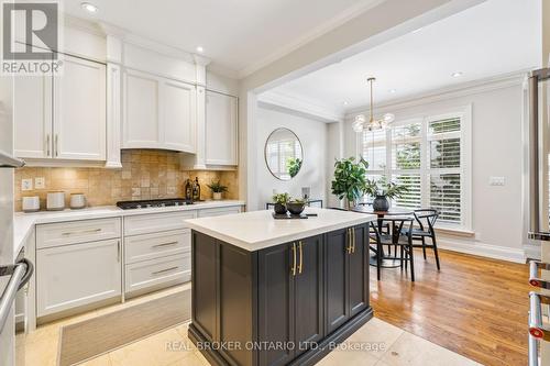 341 Broadway Avenue, Toronto, ON - Indoor Photo Showing Kitchen With Upgraded Kitchen