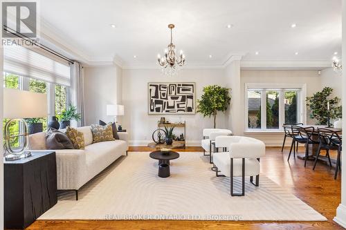 341 Broadway Avenue, Toronto, ON - Indoor Photo Showing Living Room