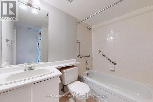 916 - 2550 Lawrence Avenue E, Toronto (Dorset Park), ON - Indoor Photo Showing Bathroom