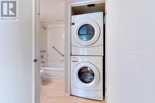 916 - 2550 Lawrence Avenue E, Toronto (Dorset Park), ON - Indoor Photo Showing Laundry Room