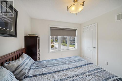 12 Deer Pass Road, East Gwillimbury, ON - Indoor Photo Showing Bedroom