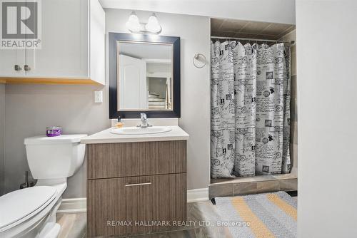 12 Deer Pass Road, East Gwillimbury (Sharon), ON - Indoor Photo Showing Bathroom