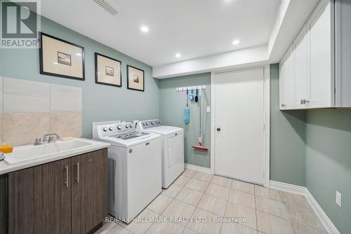 12 Deer Pass Road, East Gwillimbury (Sharon), ON - Indoor Photo Showing Laundry Room