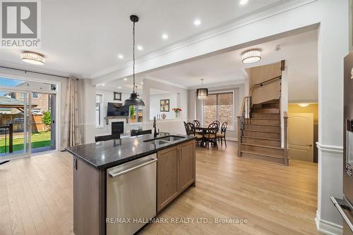 12 Deer Pass Road, East Gwillimbury, ON - Indoor Photo Showing Kitchen With Double Sink