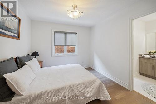 12 Deer Pass Road, East Gwillimbury, ON - Indoor Photo Showing Bedroom