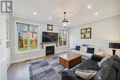 12 Deer Pass Road, East Gwillimbury (Sharon), ON - Indoor Photo Showing Living Room With Fireplace