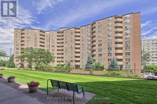 207 - 260 Davis Drive, Newmarket, ON - Outdoor With Balcony With Facade