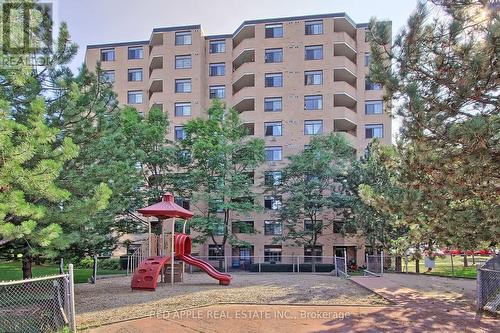 207 - 260 Davis Drive, Newmarket, ON - Outdoor With Balcony With Facade