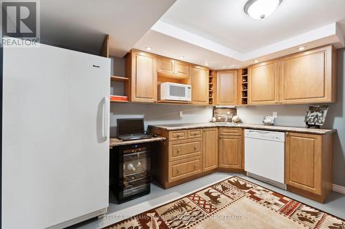 30 Oleander Crescent, Brampton (Heart Lake East), ON - Indoor Photo Showing Kitchen