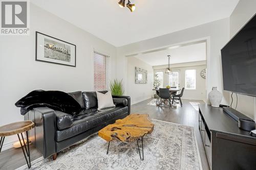 179 Lemieux Court E, Milton (Ford), ON - Indoor Photo Showing Living Room