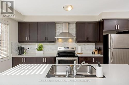 179 Lemieux Court E, Milton (Ford), ON - Indoor Photo Showing Kitchen With Stainless Steel Kitchen With Double Sink With Upgraded Kitchen