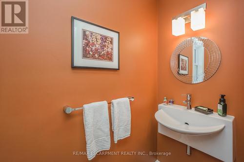 402 Patricia Drive, Burlington (Bayview), ON - Indoor Photo Showing Bathroom