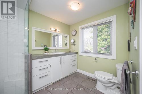 402 Patricia Drive, Burlington, ON - Indoor Photo Showing Bathroom