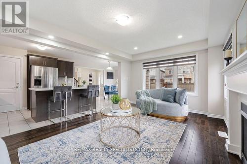 27 Billiter Road, Brampton (Northwest Brampton), ON - Indoor Photo Showing Living Room