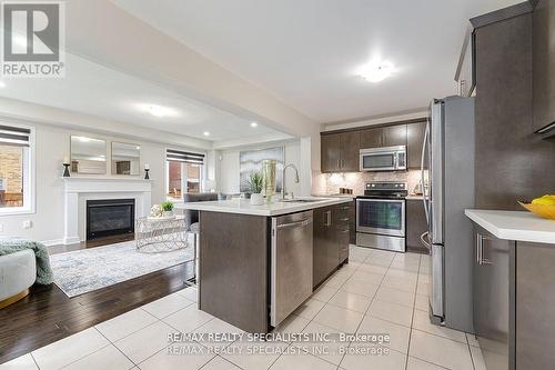 27 Billiter Road, Brampton, ON - Indoor Photo Showing Kitchen