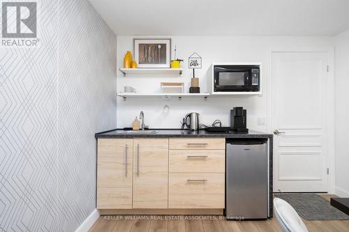 68 Aloma Crescent, Brampton (Avondale), ON - Indoor Photo Showing Kitchen