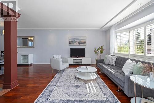 68 Aloma Crescent, Brampton (Avondale), ON - Indoor Photo Showing Living Room