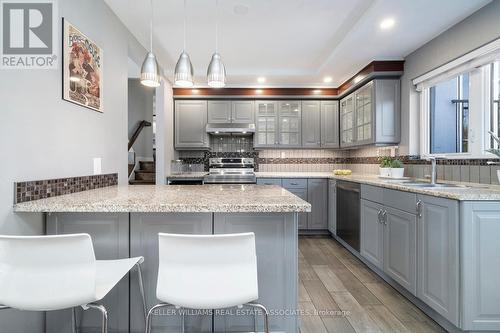 68 Aloma Crescent, Brampton (Avondale), ON - Indoor Photo Showing Kitchen With Double Sink With Upgraded Kitchen