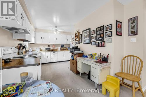 4218 Sunflower Drive, Mississauga (Erin Mills), ON - Indoor Photo Showing Kitchen