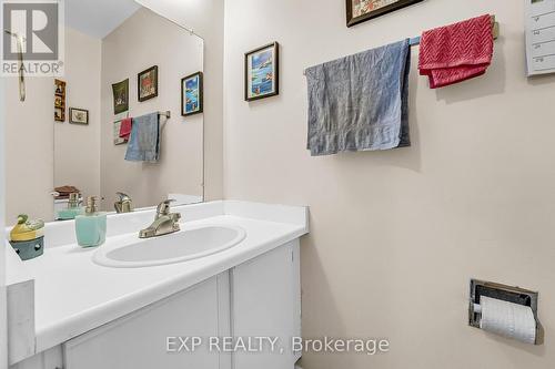 4218 Sunflower Drive, Mississauga (Erin Mills), ON - Indoor Photo Showing Bathroom