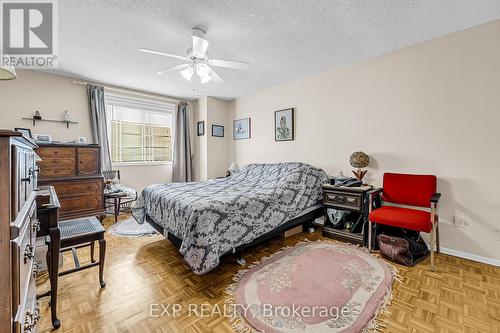 4218 Sunflower Drive, Mississauga, ON - Indoor Photo Showing Bedroom