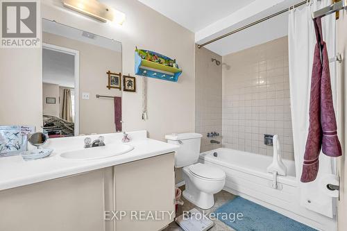 4218 Sunflower Drive, Mississauga, ON - Indoor Photo Showing Bathroom