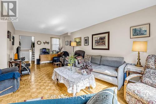 4218 Sunflower Drive, Mississauga (Erin Mills), ON - Indoor Photo Showing Living Room