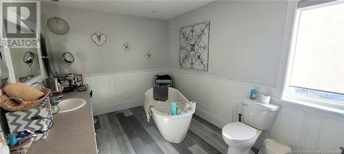 121 Caissie, Shediac, NB - Indoor Photo Showing Bathroom