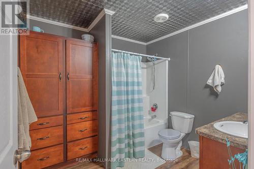 6 Hillview Drive, Port Hope, ON - Indoor Photo Showing Bathroom