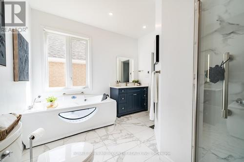 17 Logan Lane, Kawartha Lakes (Lindsay), ON - Indoor Photo Showing Bathroom