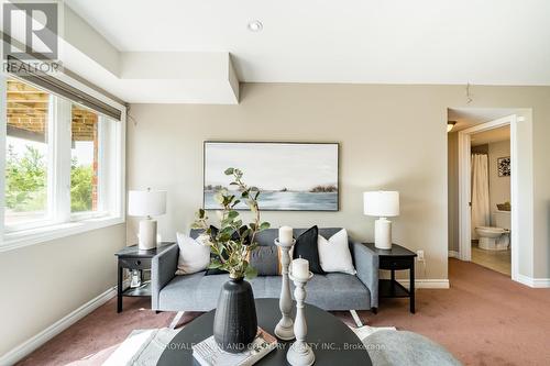 17 Logan Lane, Kawartha Lakes (Lindsay), ON - Indoor Photo Showing Living Room