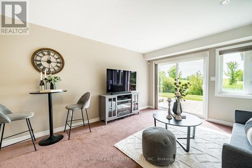 17 Logan Lane, Kawartha Lakes (Lindsay), ON - Indoor Photo Showing Living Room