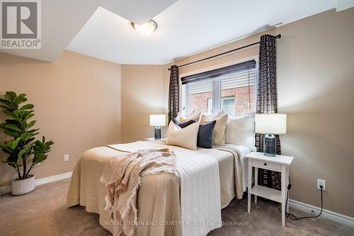 17 Logan Lane, Kawartha Lakes (Lindsay), ON - Indoor Photo Showing Bedroom