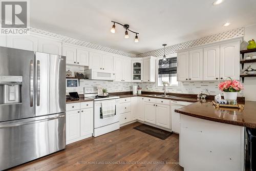 25 Bratt Drive, Amherstburg, ON - Indoor Photo Showing Kitchen With Double Sink