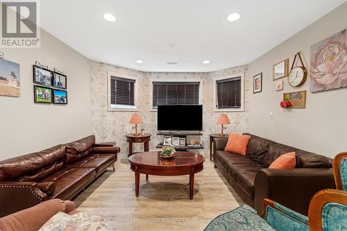 25 Bratt Drive, Amherstburg, ON - Indoor Photo Showing Living Room