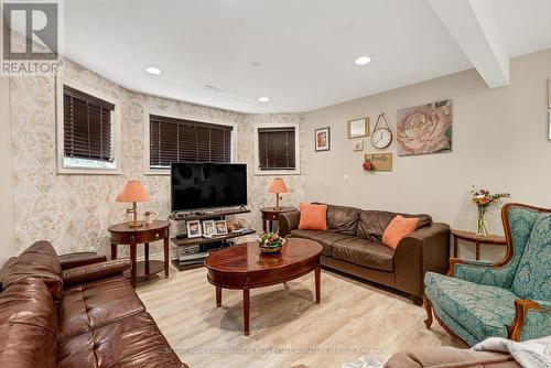 25 Bratt Drive, Amherstburg, ON - Indoor Photo Showing Living Room