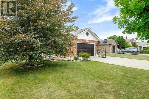 25 Bratt Drive, Amherstburg, ON - Outdoor